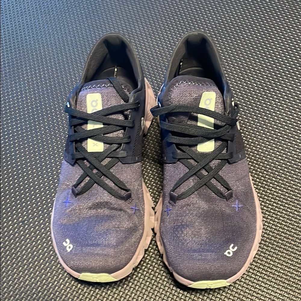 On Running Women Purple Athletic Shoes